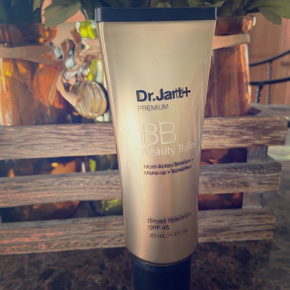 Dr. Jart bb foundation & 3 samples